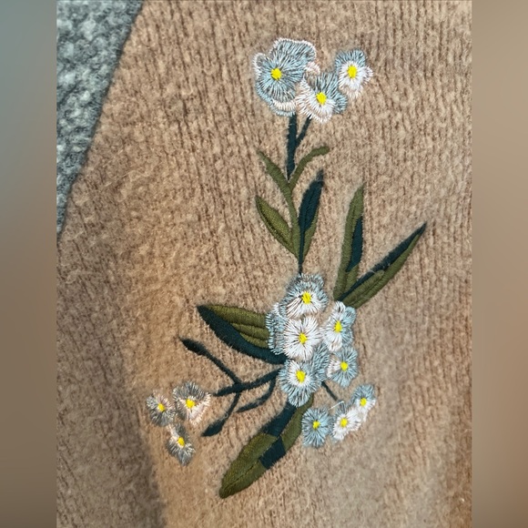 Anthropologie Maeve Varsity Bomber Jacket w/ Embroidery Zip Up Pockets sz Medium - Picture 3 of 14